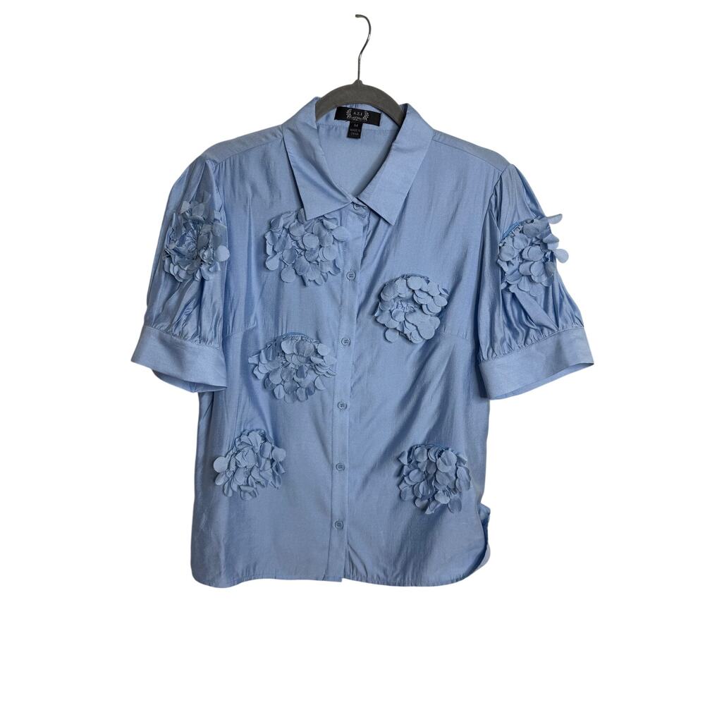 A.Z.I Felicia Blouse Women's Medium Blue Short Sleeve Floral Appliques MSRP$113 - Picture 1 of 6